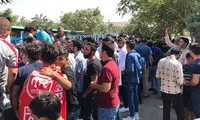 حمایت هواداران تراکتور از ماشین‌سازی مقابل استقلال