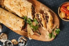 اشترودل مرغ و قارچ؛ جایگزینی خوشمزه برای فست‌فود