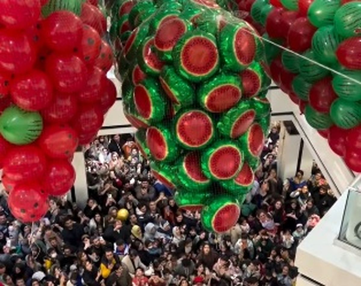 مراسم جذاب شب یلدا در پاساژ دلگشا جلب توجه کرد