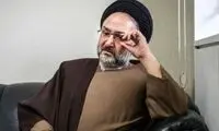 تصویر جالب از خاتمی در حال پرو کردن لباده