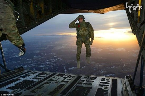عکس خیره‌کننده از چترباز ارتش امریکا