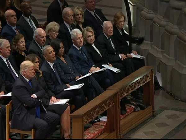 کنار هم نشستن ۴ رئیس‌جمهور آمریکا خبرساز شد