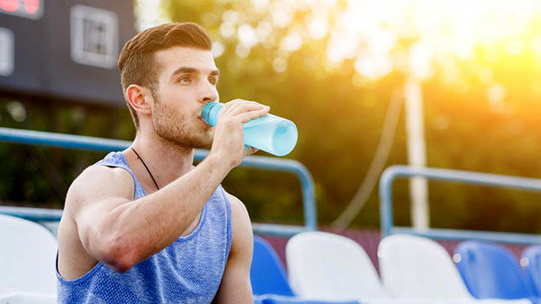 آیا واقعا نوشیدن زیاد آب برای بدن مفید است؟