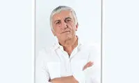 رضا کیانیان کارگردانی تئاتر را تجربه می‌کند