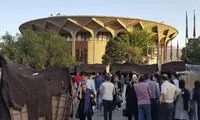 تئاتر شهر به تسخیر دستفروشان در آمد