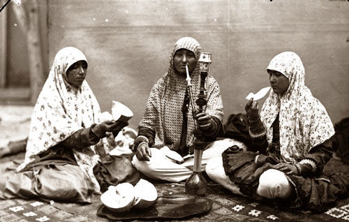 جرم هایی که زنان در دوره قاجار مرتکب می شدند