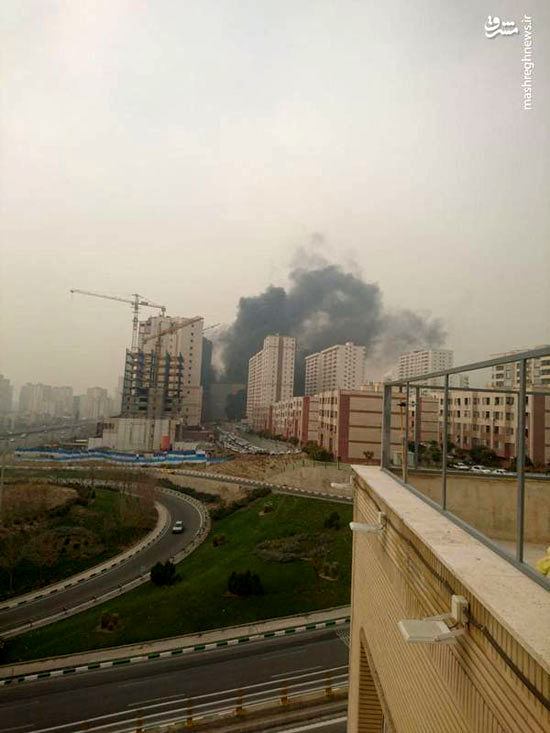 تصاویر منتشرشده از آتش‌سوزی مرکز خرید «رز مال»