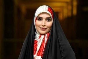 ژست‌های مژده لواسانی در جشن ‌امضای کتاب 
