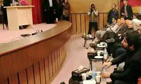 زائری: آقای روحانی توی گوش برادرت بزن!