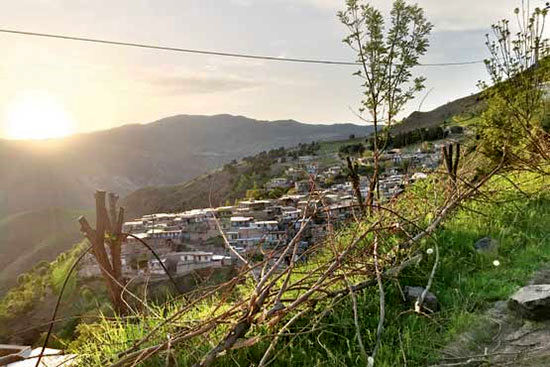 روستای کزج و طبیعت زیبای بهاری اش