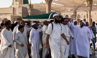 دفن جنازه‌ی زین‌العابدین بن‌علی در قبرستان بقیع