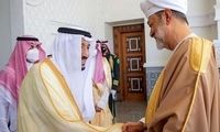 ملک سلمان و سلطان عمان، نشان رد و بدل کردند