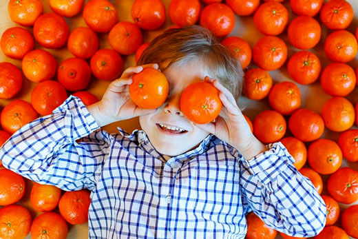 چرا بچه ها باید زیاد پرتقال بخورند؟
