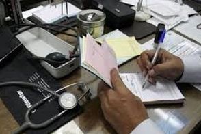  وضعیت باورنکردنی بهداشتِ مطب یک دکتر در تجریش