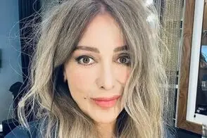 استایل جذاب و شیک بازیگر 62 ساله عشق ممنوع