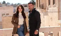 تصاویر جذاب خانم بازیگر سریال «شهر دور» در ژاپن