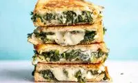 طرز تهیه ساندویچ اسفناج و پنیر برای روزهای شلوغ