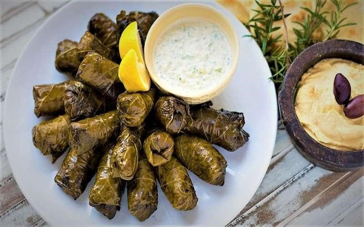   طرز تهیه دلمه برگ مو مجلسی به روش تبریزی 
