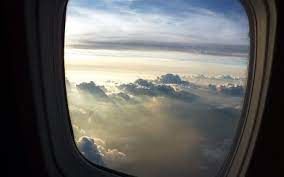 ترسناک‌ترین اتفاق در هواپیما؛ پنجره از جا درآمد!