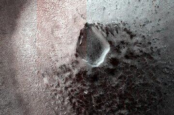 دیده شدن کوهی از عنکبوت‌ در سطح مریخ!