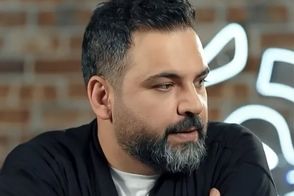 احسان علیخانی عاشقانه به استقبال زمستان رفت