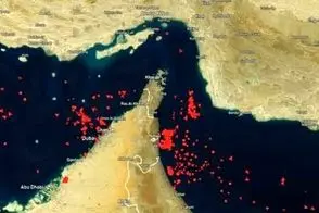 تصویری از صف کشتی‌ها برای عبور از تنگه هرمز