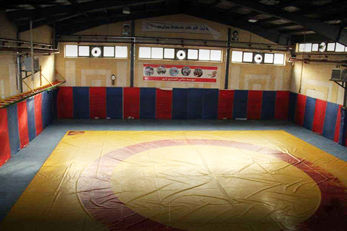 تصاویر قمه‌کشی هولناک در سالن کشتی نهاوند