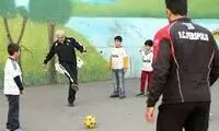 هنرنمایی جالب یک معلم ایرانی وسط حیاط مدرسه