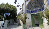 مادر شاه کدام مسجد را در تهران ساخت؟