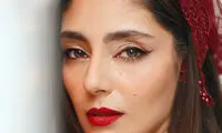 عکس‌های آتلیه‌ای هستی مهدوی‌فر با لباس گلدار