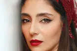 عکس‌های آتلیه‌ای هستی مهدوی‌فر با لباس گلدار