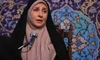 آوازخوانی مرجانه گلچین بر سر مزار مادرش