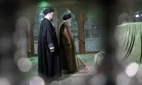 تصاویری از حضور رهبر انقلاب در حرم امام 