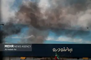 تصاویری از حمله به ایران خودرو در غرب تهران