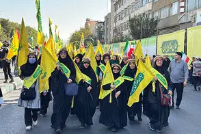 حضور زنان کلاه‌کج در رزمایش «جان‌فدای ایران»