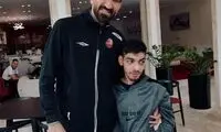بیرانوند، آرزوی هوادار معلول را برآورده کرد 