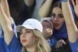 تصاویر جذابی که از تماشاگران خانم استقلالی شکار شد