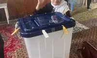 تصاویری که از مسن‌ترین رای‌دهندگان ایرانی وایرال شد