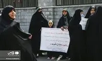 ادعای یک متحصن حجاب مقابل مجلس: فقط ۲۰ نفر بودیم