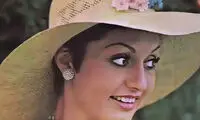 تصویری از کودکی گوگوش در کنار برادرش فریبرز