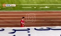 هواداران پرسپولیس حال احمدزاده را گرفتند