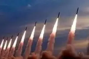 نوشته کنایه‌آمیز روی موشک هوافضای سپاه