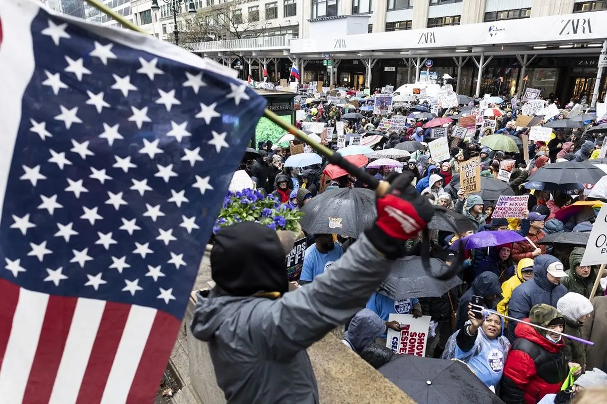 خبرگزاری مهر، این ویدیو را از اعتراضات آمریکا منتشر کرد