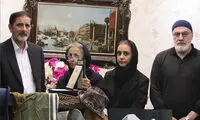 یادگاری‌های اکبر عبدی به موزه‌ای در اردبیل اهدا شد