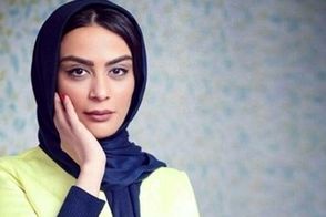 عکس مونا فرجاد روی موتور در خیابان‌های تهران