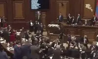 دعوای خانوادگی، پارلمان ارمنستان را به رینگ بوکس تبدیل کرد!