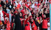 مادر پرسپولیسی برای دیدن تیم محبوبش به استادیوم رفت