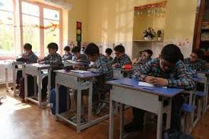 عکسی از اقدام بامزه یک دانش‌آموز بامرام در مدرسه