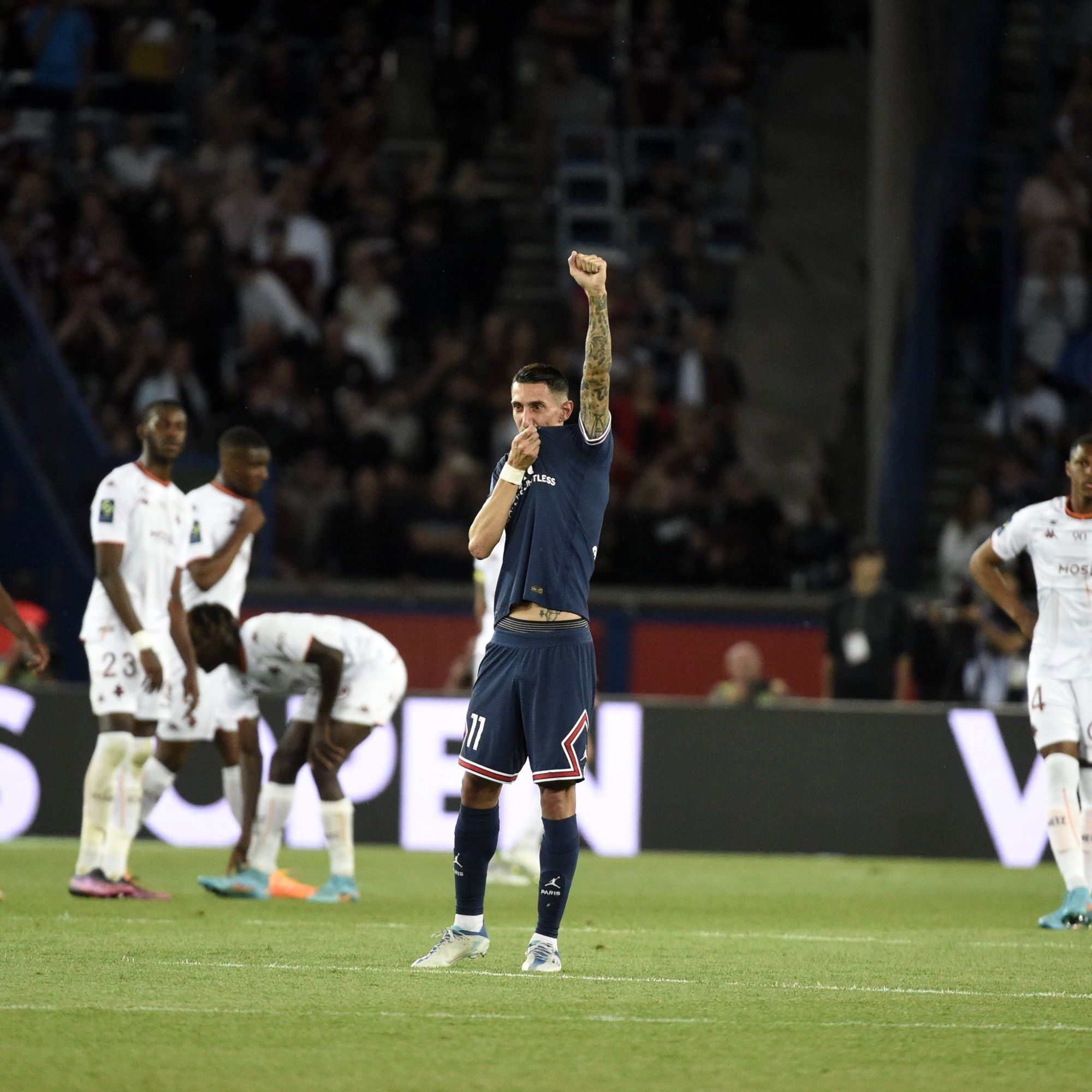 وداع دی‌ماریا از PSG با گلزنی و گریه 