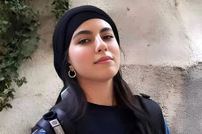 عکس غم‌انگیز از مقابل منزل الهه حسین‌نژاد